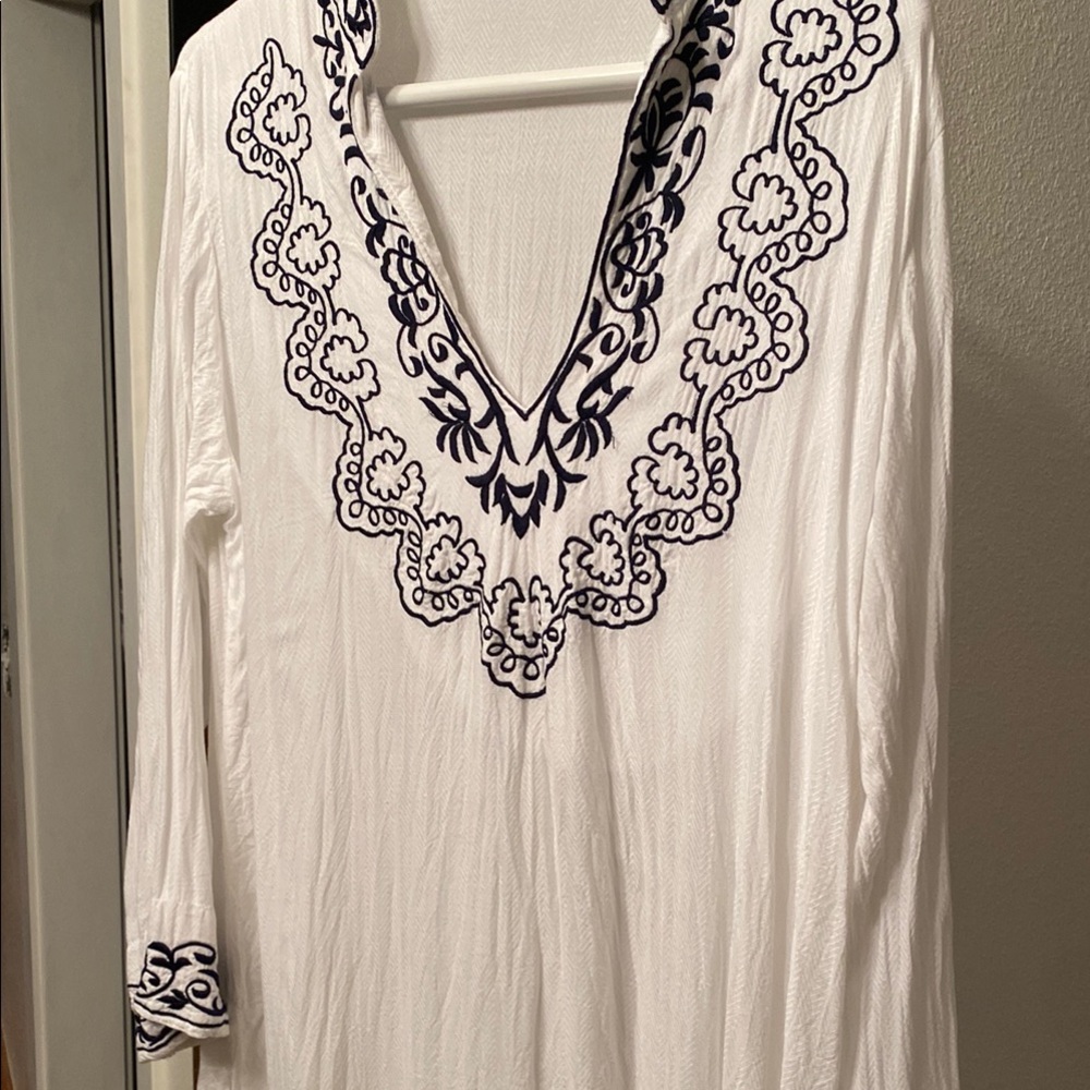 Preowned women’s embroidered top XL by Barbara Gerwit